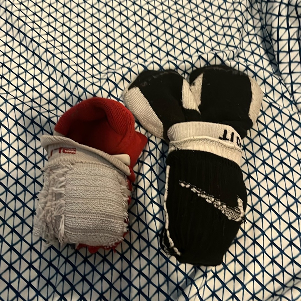 2 pairs of Nike elite size large